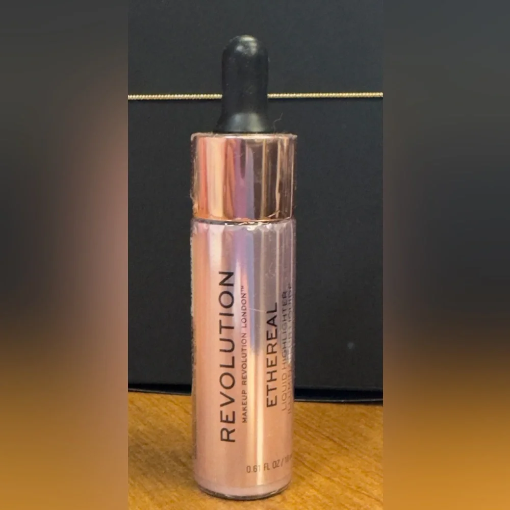 Revolution Ethereal Liquid Highlighter‎ 0.61 fl oz / 18 ml